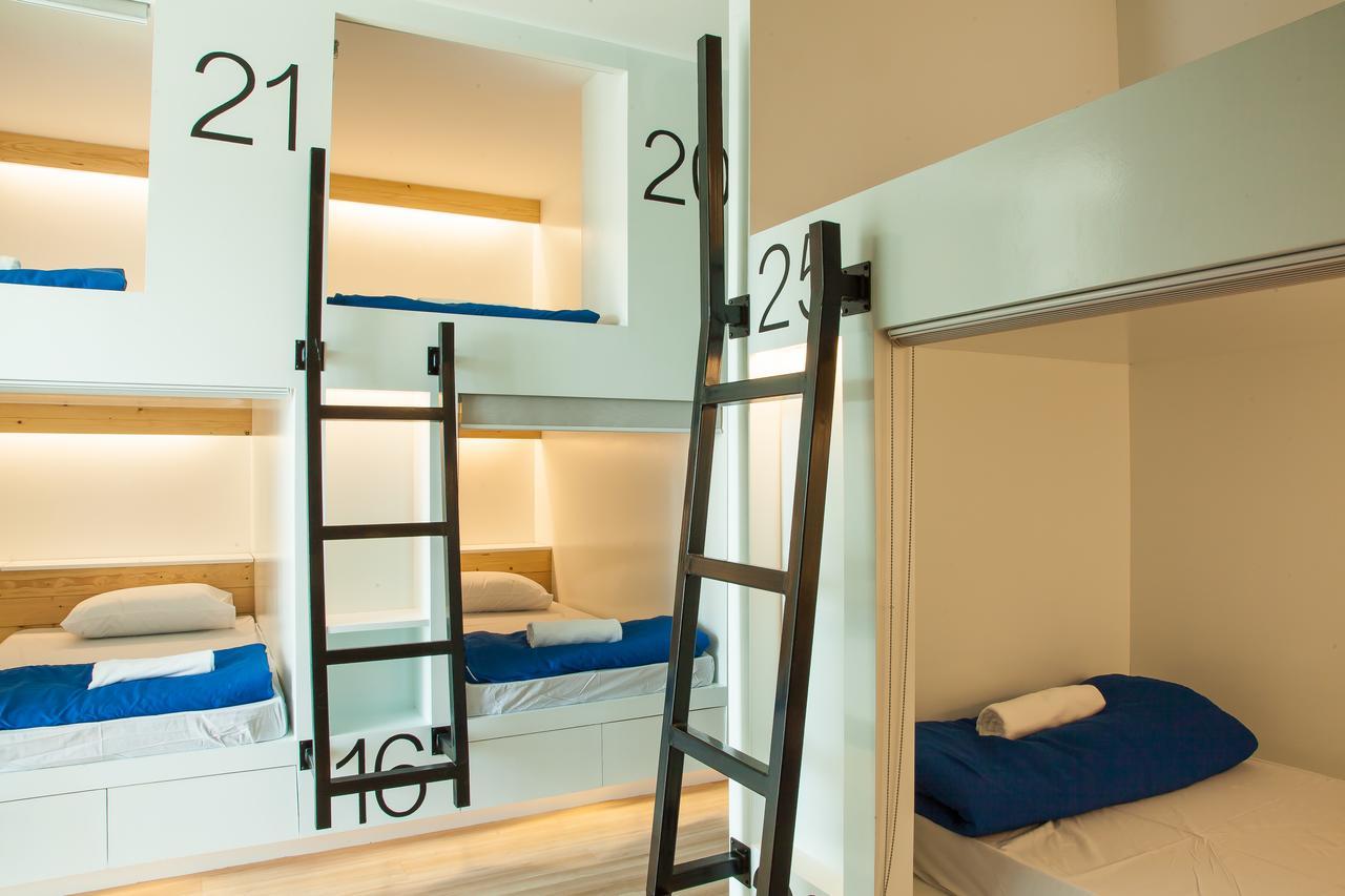 Travel Light Hostel Pattaya Exteriör bild