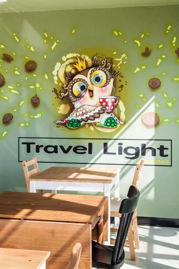 Travel Light Hostel Pattaya Exteriör bild